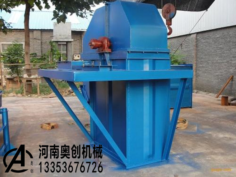 內蒙皮（pí）帶鬥式提升（shēng）機機頭廠家展示