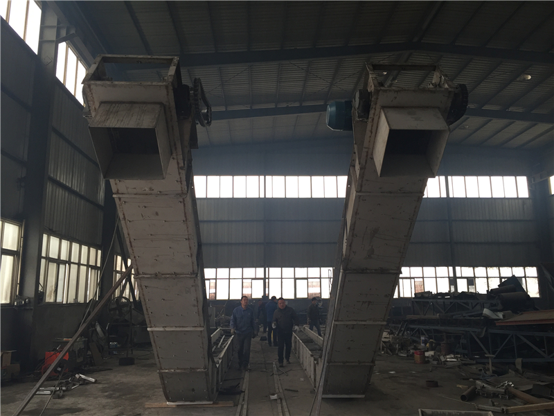 埋刮板（bǎn）輸送機