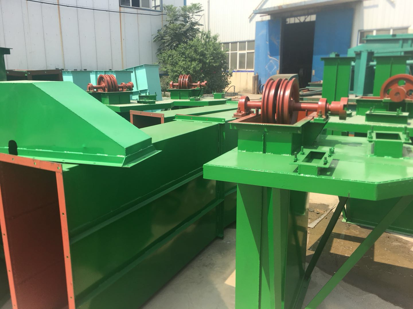 環鏈鬥式提升（shēng）機現場圖（tú）