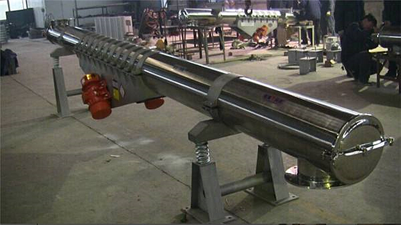 新（xīn）型不鏽鋼管式振動輸送機