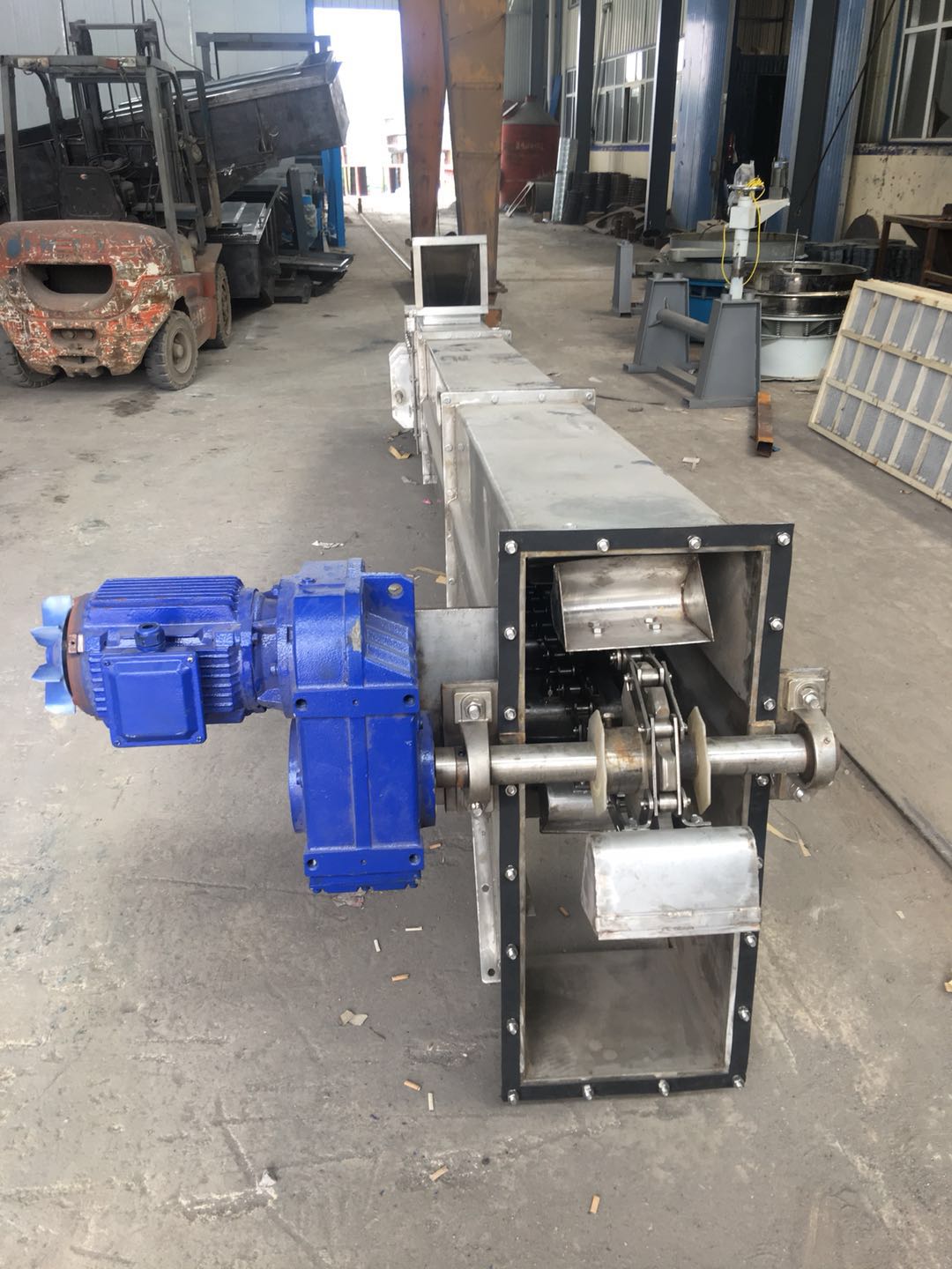 NE15板鏈（liàn）鬥式提升機廠家展示