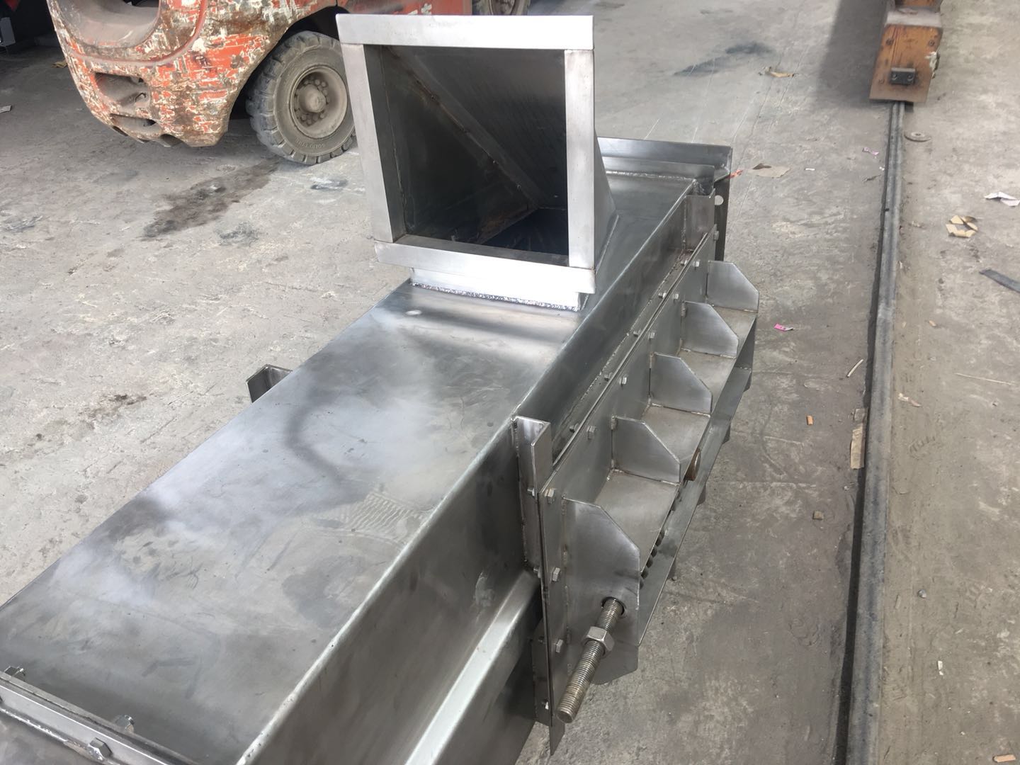 廣東不鏽鋼（gāng）鬥式提升機