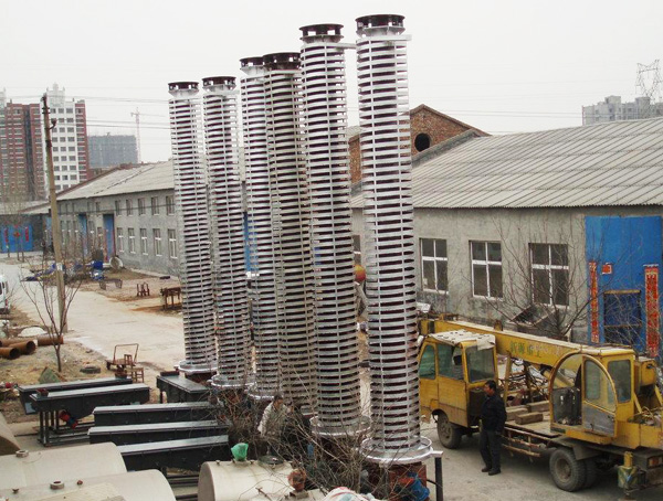 振動螺旋提升(shēng)機產品展示 振動螺旋(xuán)提升機產品展示