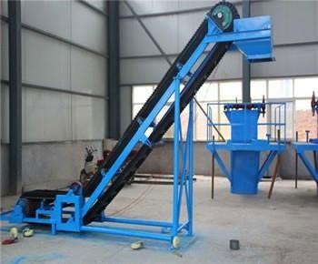 大傾角（jiǎo）皮（pí）帶機