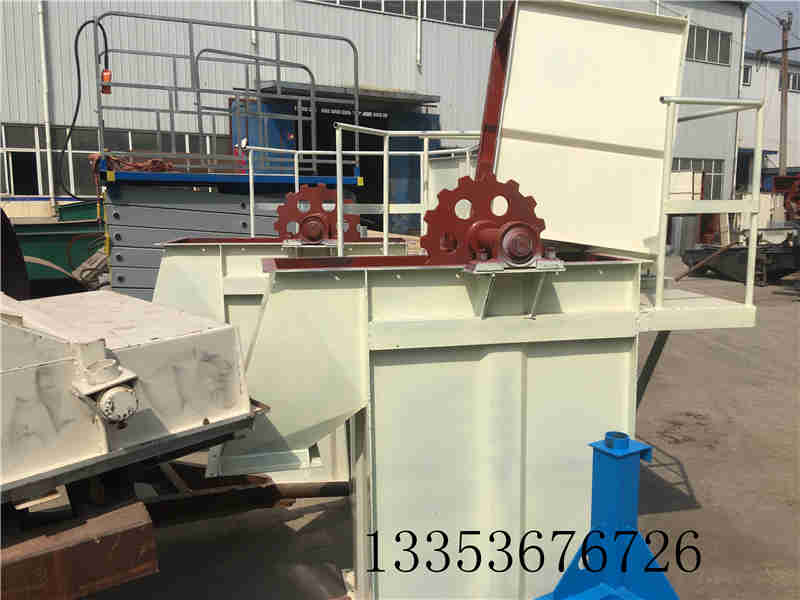 板鏈鬥式提升(shēng)機2台 板鏈(liàn)鬥式提升機2台(tái)