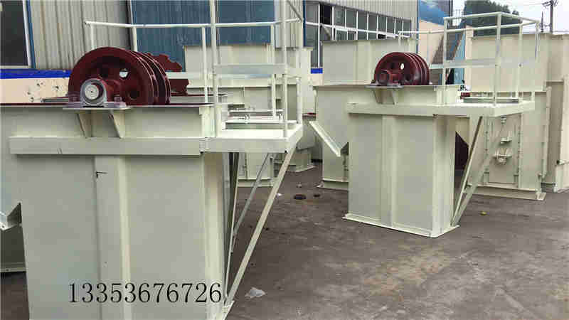 環鏈（liàn）鬥式提升機