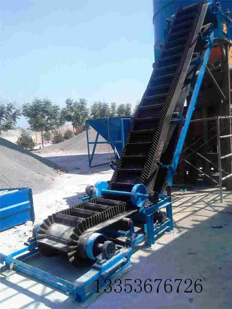 大傾角（jiǎo）皮帶輸送機2