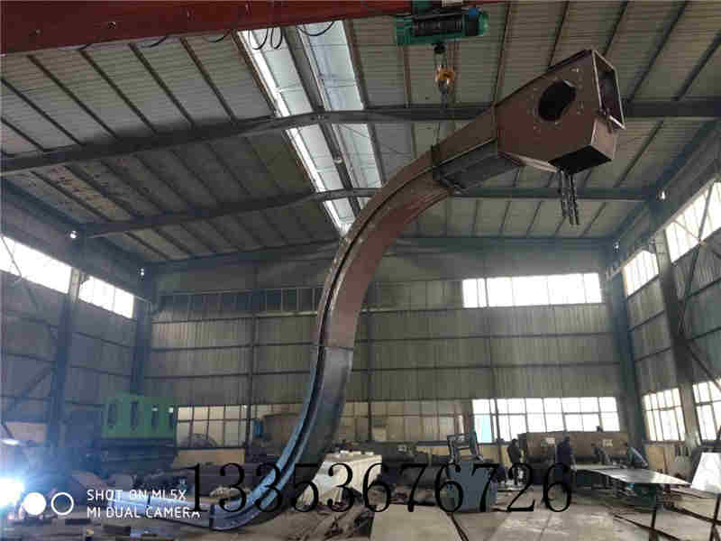 汙水（shuǐ）處理輸（shū）送（sòng）機-烘幹汙泥刮板機廠（chǎng）家（jiā）定做形式多樣