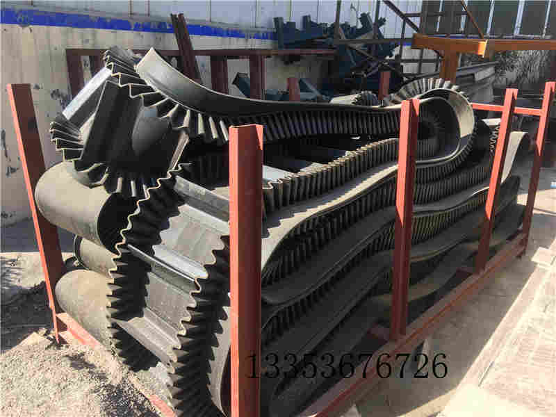 膠帶（dài）輸送機擋（dǎng）邊皮帶圖片