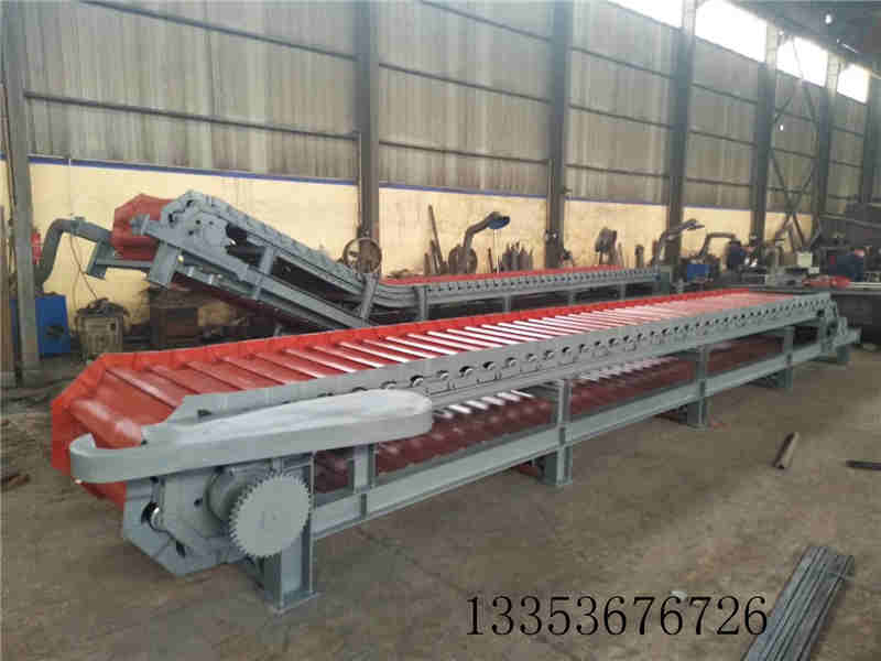 破碎後的礦石塊料（liào）鏈（liàn）板式喂料機