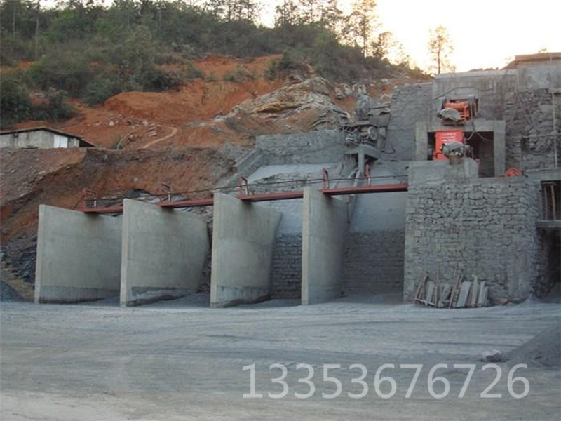 多規（guī）格吊掛式平麵往複篩