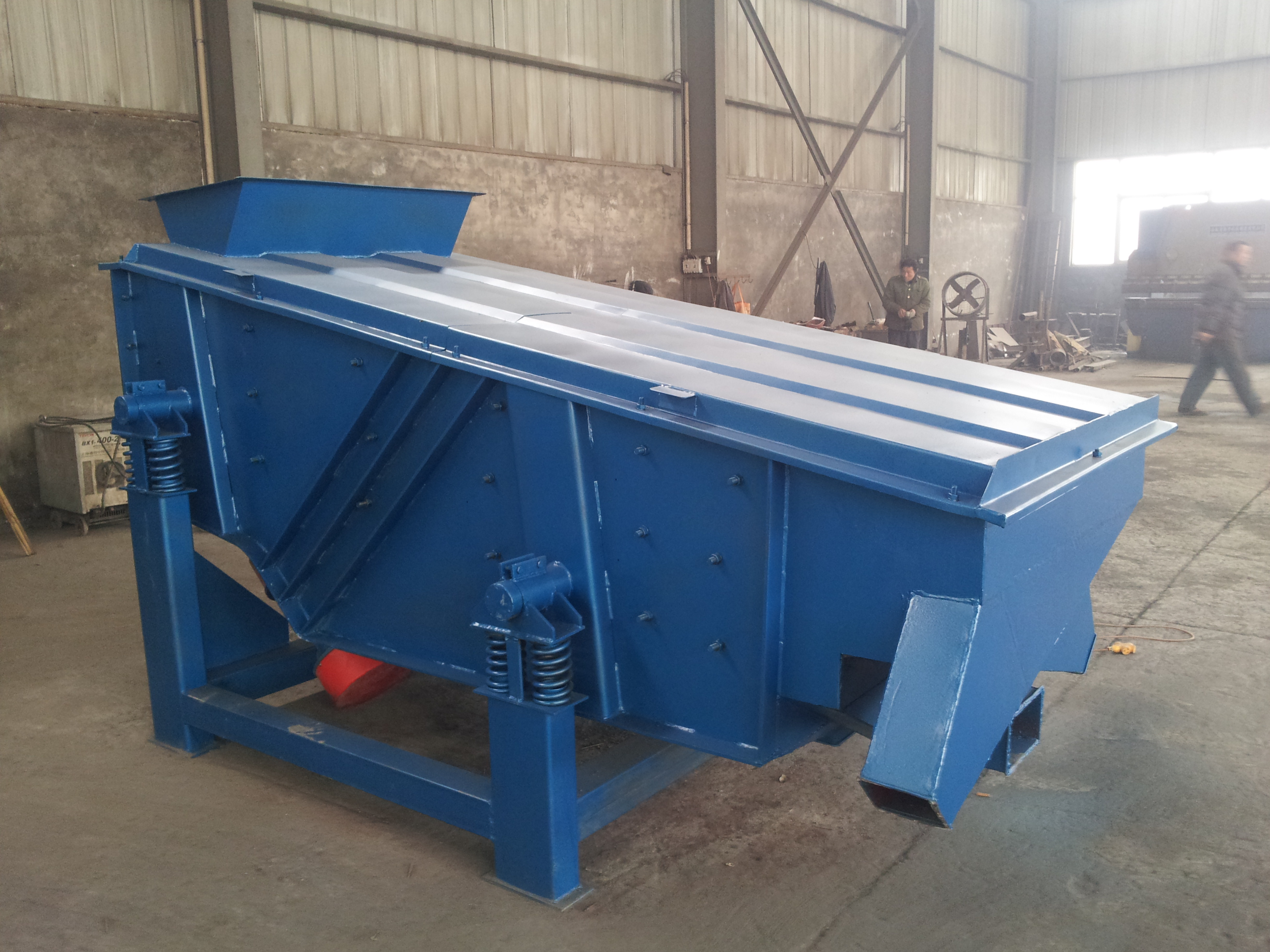 全（quán）封閉礦用振動篩（shāi）的結構特點