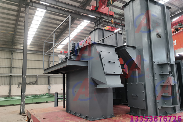 砂（shā）石鬥（dòu）式提升機